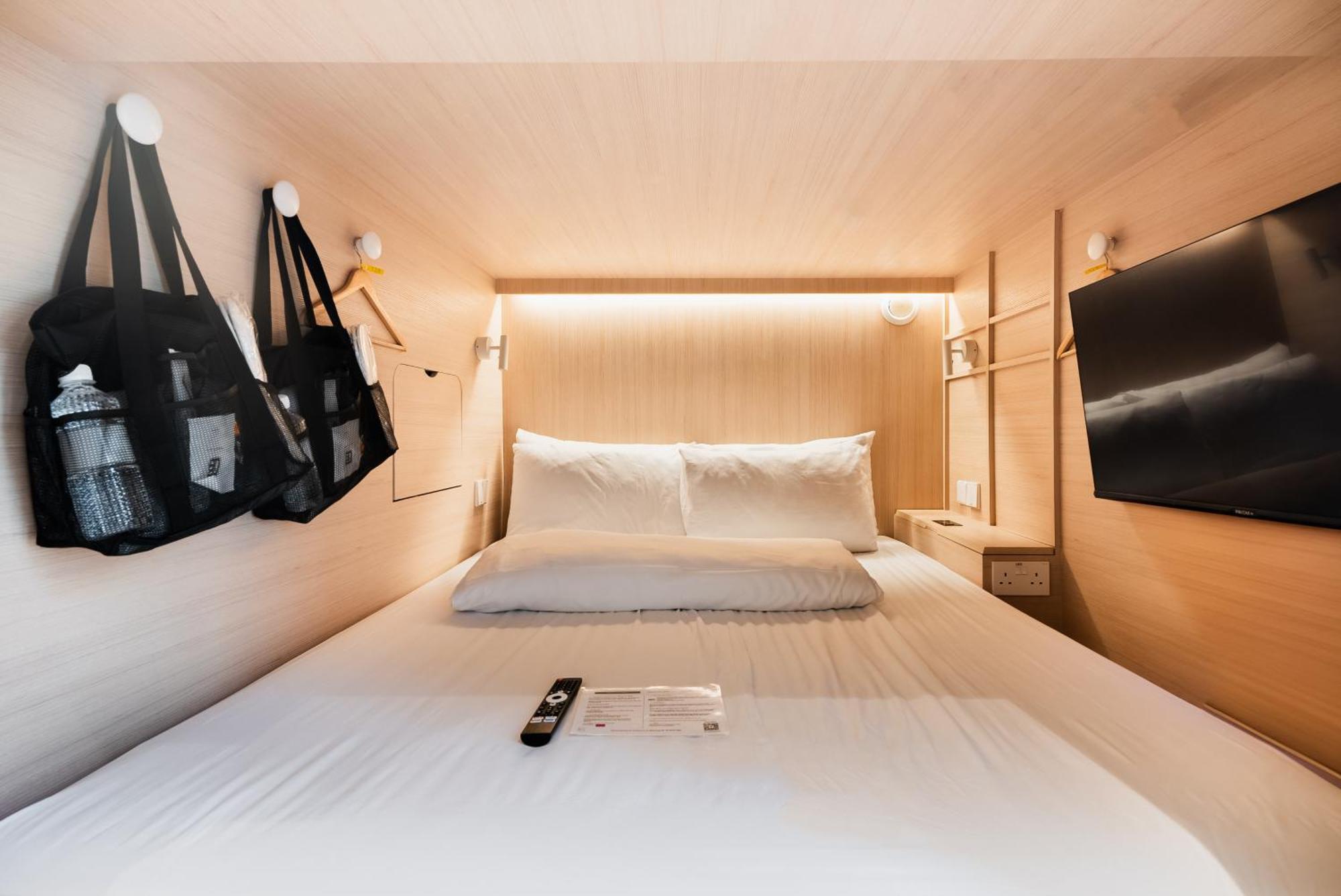 Jyu Capsule Hotel Сингапур Екстериор снимка