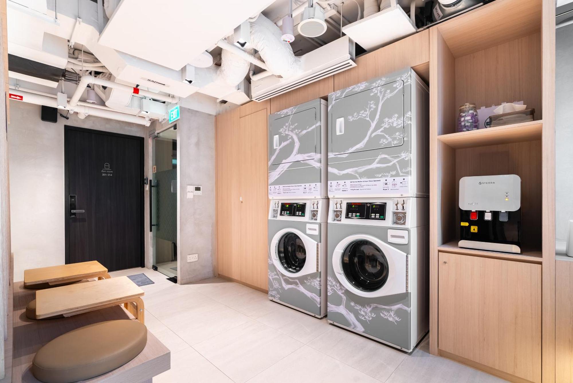 Jyu Capsule Hotel Сингапур Екстериор снимка