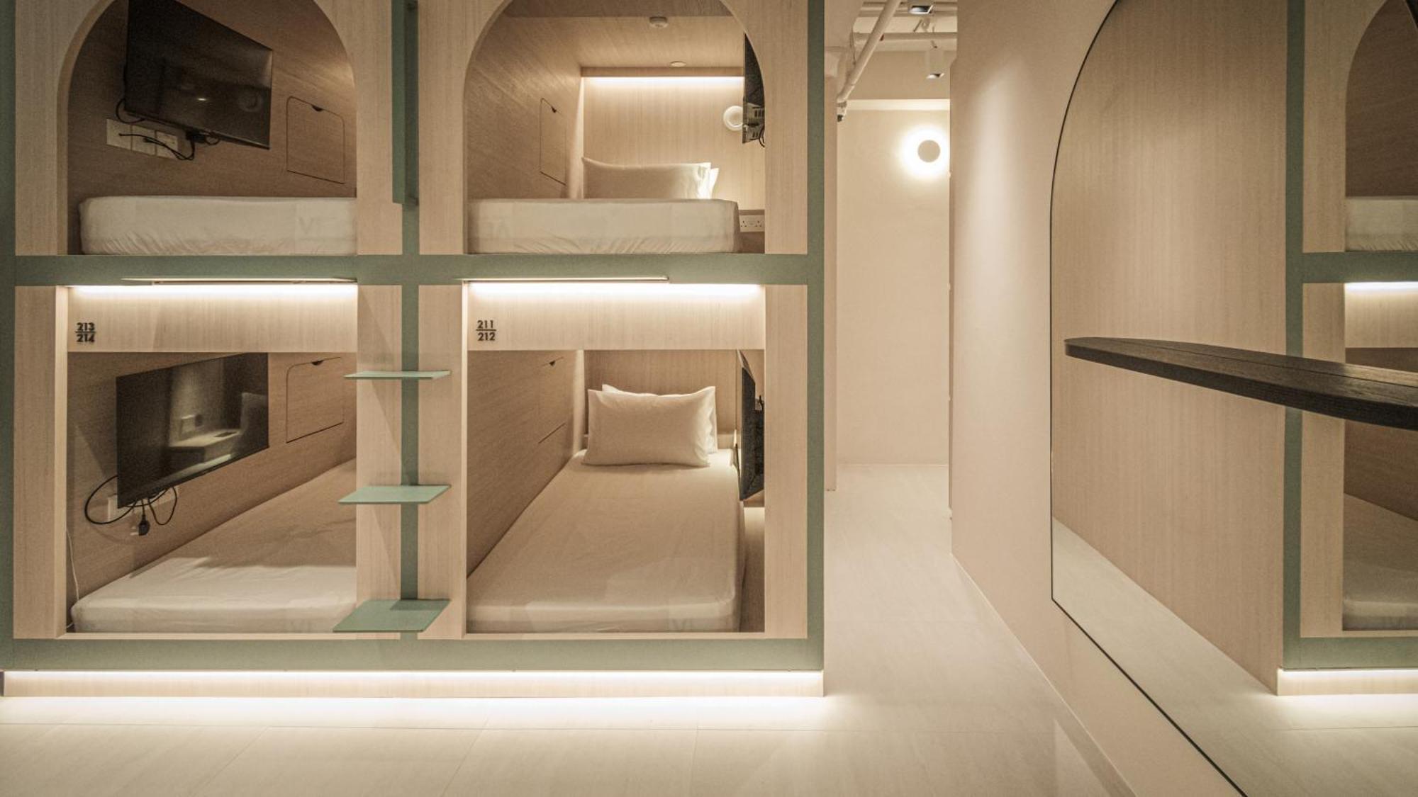 Jyu Capsule Hotel Сингапур Екстериор снимка